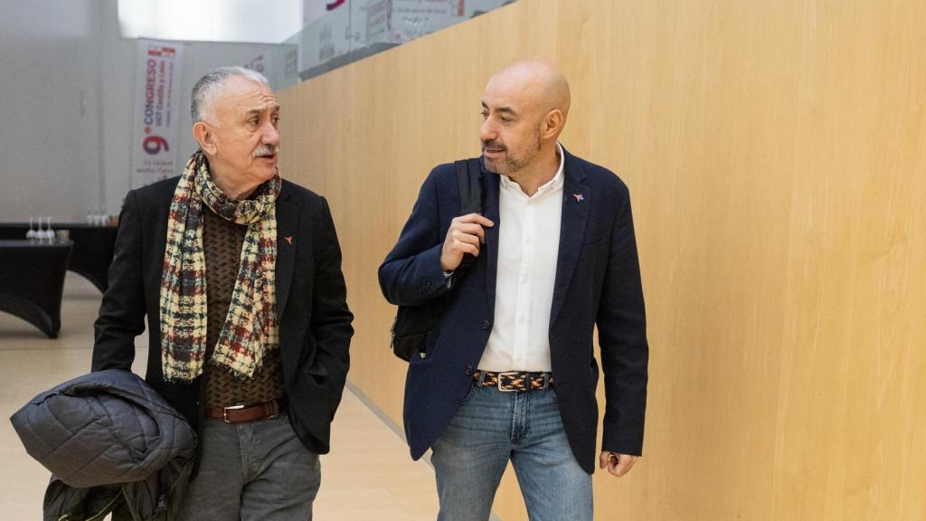 El secretario general confederal de UGT, Pepe Álvarez, y el nuevo secretario general de UGT Castilla y León, Óscar Lobo, en la jornada de clausura del IX congreso de UGT de Castilla y León