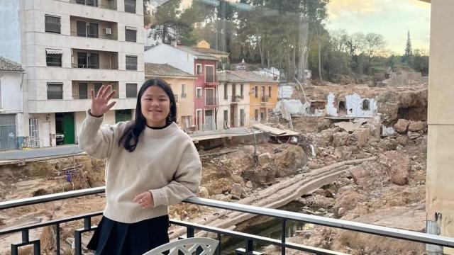Una fotografía de Sofía desde casa de sus abuelos, al lado del barranco de Chiva. EE