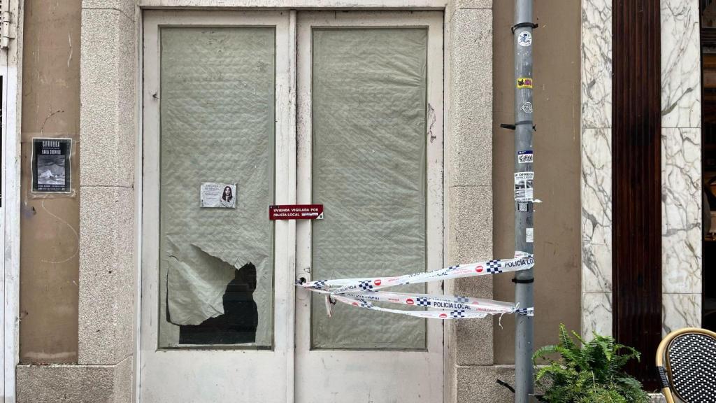 La Policía Local precinta un bajo abandonado en plena calle Galera tras un intento de ocupación