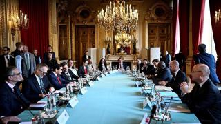 Reunión entre los diplomáticos europeos y la delegación estadounidense.