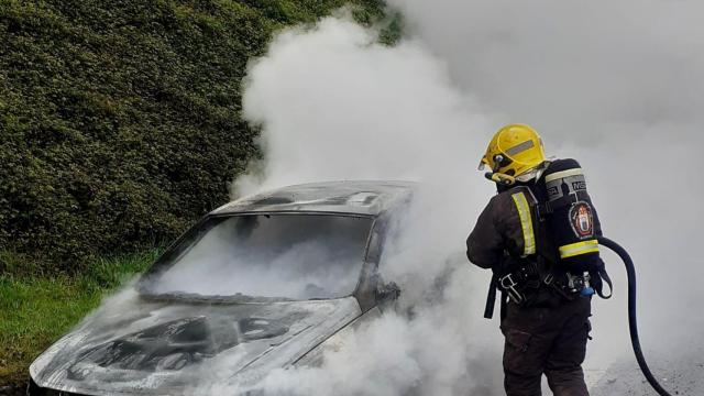Incendio en un coche en la AP-9