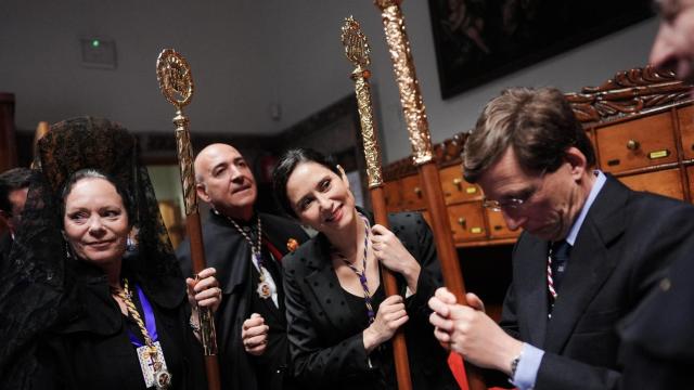 Ayuso y Almeida el Viernes Santo.