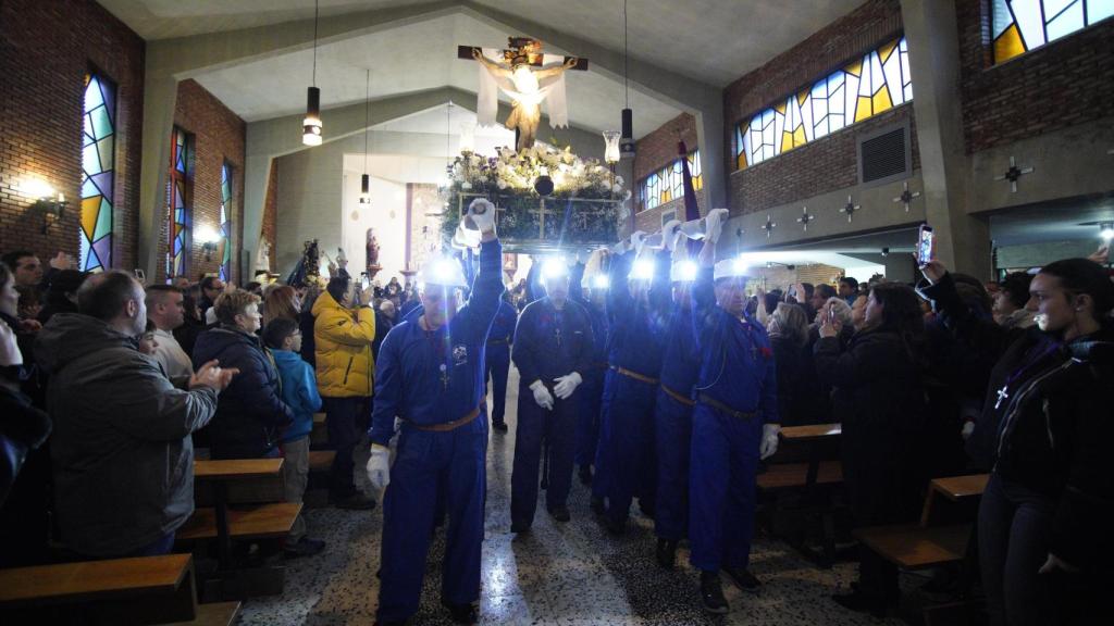 Procesión del Cristo de los Mineros en Caboalles de Abajo en recuerdo de los mineros fallecidos en Asturias