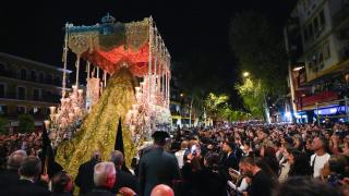 El palio de la Macarena en la Madrugada 2025.