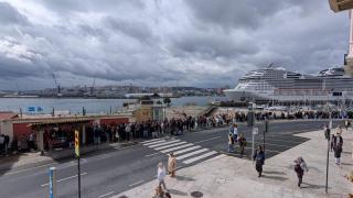 Colas en la jornada de ayer en el evento.