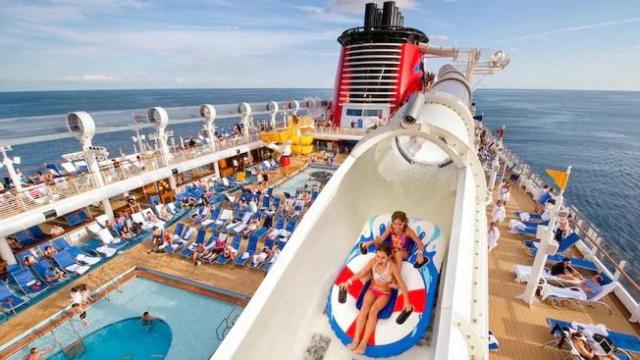 El crucero Disney Fantasy.