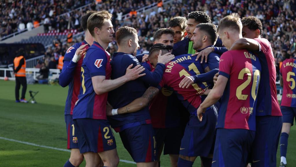 Los jugadores del Barça celebran el gol de Raphinha en la victoria ante el Celta.