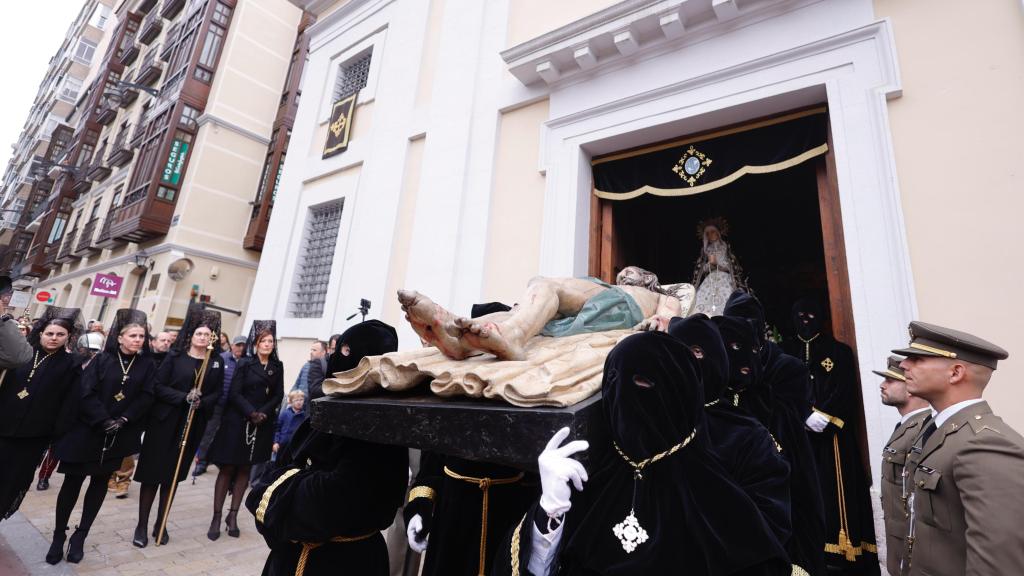 La amenaza de lluvia chafa la procesión del Santo Entierro de Cristo en Valladolid