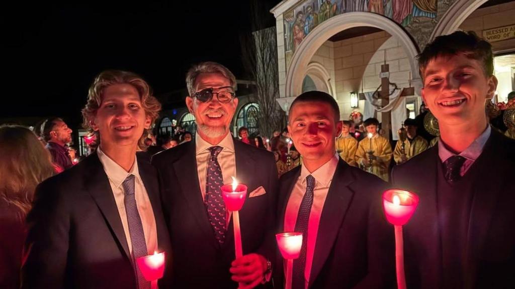 Pablo de Grecia, con tres de sus cinco hijos.