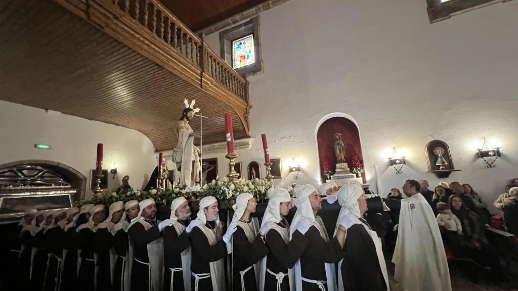 Procesión en el Templo de la Tercera Orden.