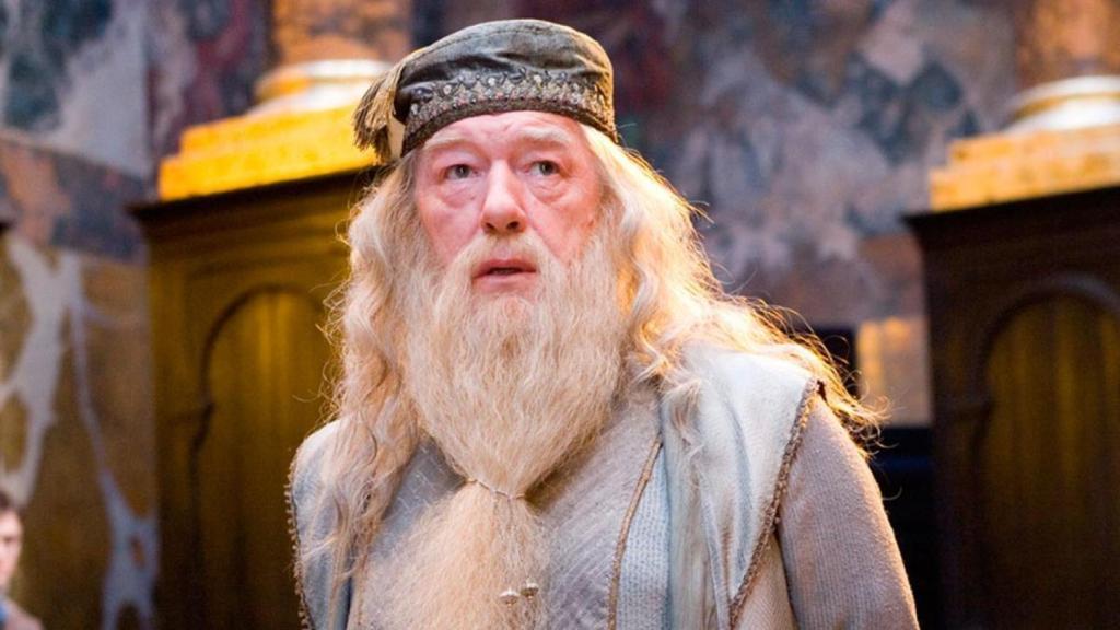 Michael Gambon interpretando a Albus Dumbledore en 'Harry Potter y el cáliz de fuego'.