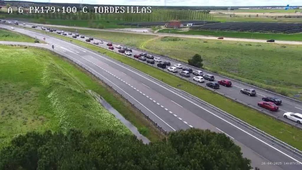 Imagen de las retenciones en la A-6 en la provincia de Valladolid