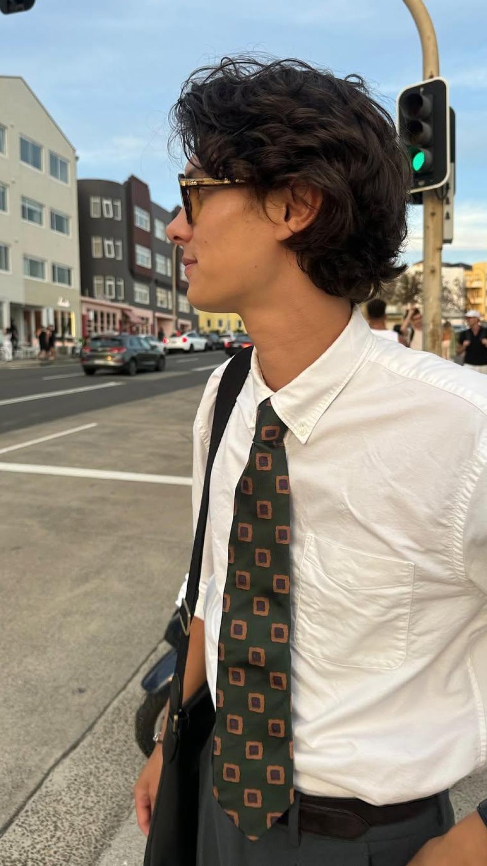 Nicolás es el hijo mayor de Joaquín de Dinamarca y de su primera esposa, la condesa Alejandra de Frederiksborg.