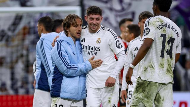 Modric felicita a Valverde tras su gol al Athletic