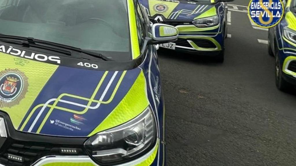 Imagen de archivo de coches de la Policía Local de Sevilla.