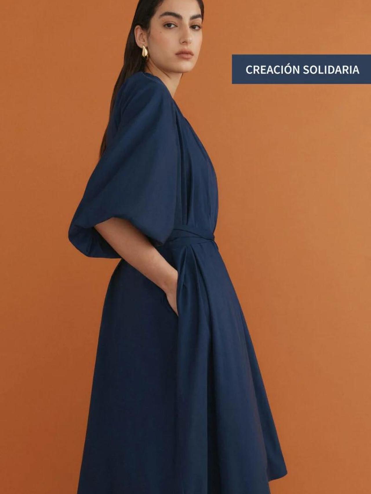 Detalle de la capa solidaria a la venta.