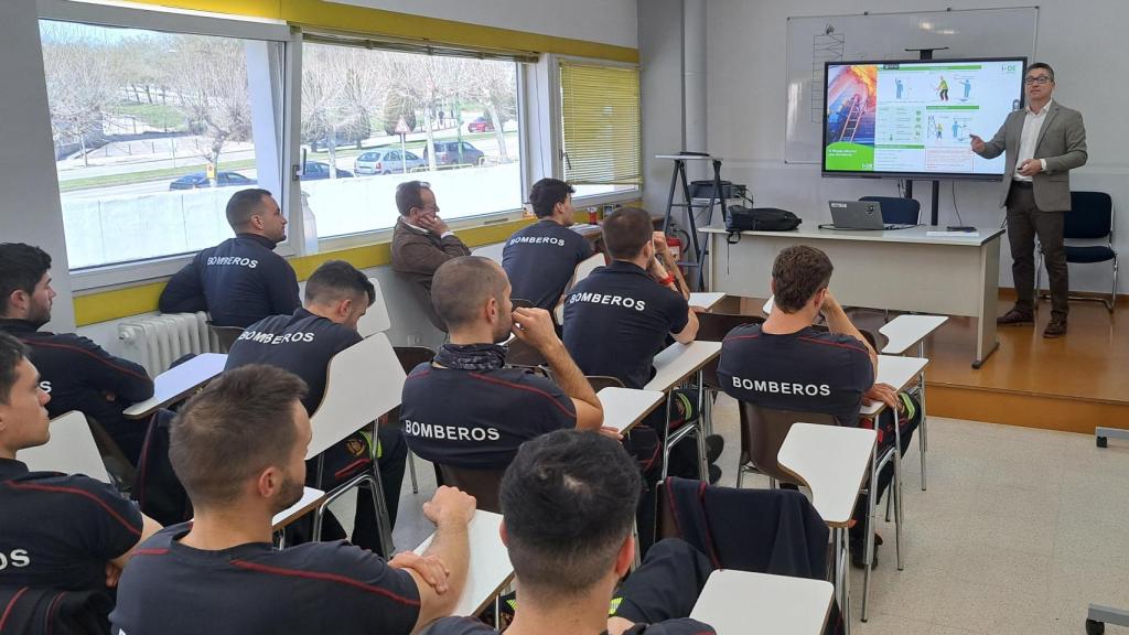Iberdrola forma a los Bomberos de Burgos para actuar en situaciones de riesgo en instalaciones eléctricas