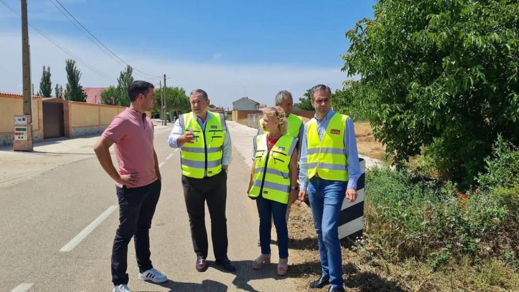 Visita de Javier Fáundez a las obras de la carretera entre Arcos y Milles de la Polvorosa