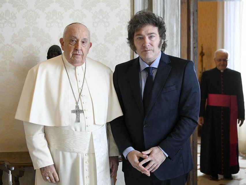Javier Milei visitó al papa Francisco en febrero de 2024, en el Vaticano.