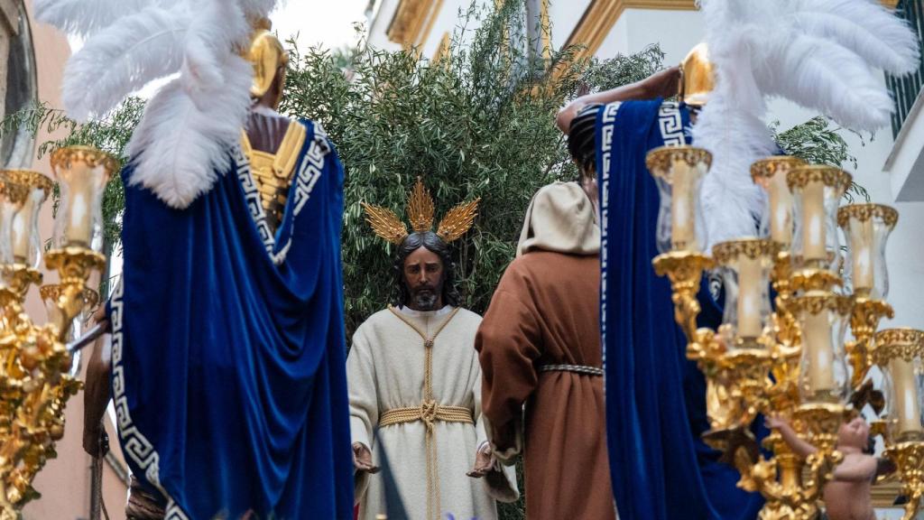 Los Panaderos en su estación de penitencia en la Semana Santa 2025.