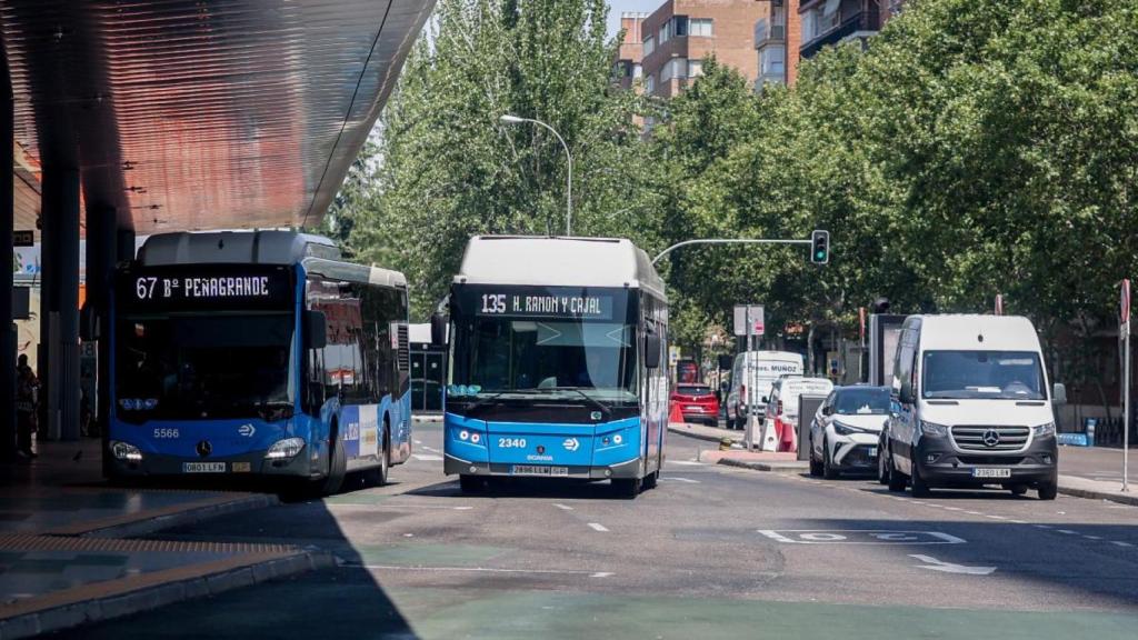 Autobuses de la Empresa Municipal de Transporte de Madrid.