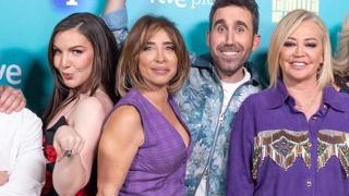 Los presentadores de 'La familia de la tele'.