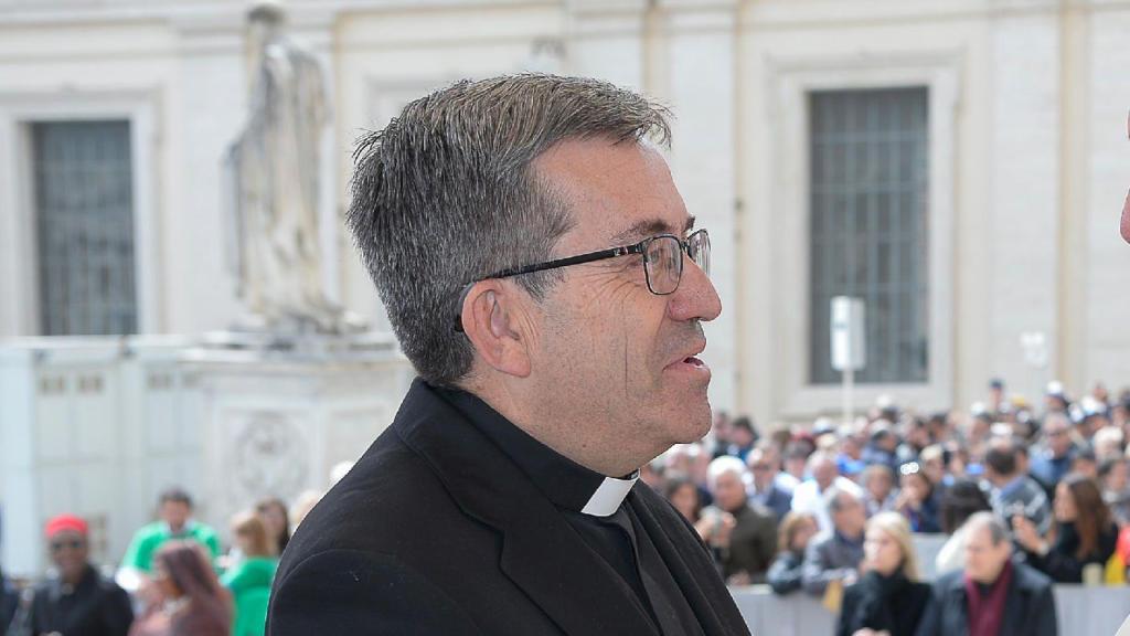El Arzobispo de Valladolid y presidente de la Conferencia Episcopal Española, Luis Argüello, con el Papa Francisco