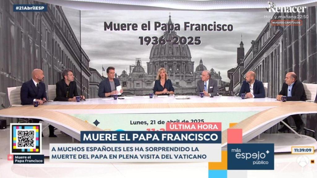 Colaboradores junto a Susanna Griso en plató.