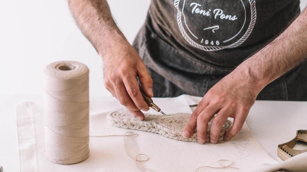 La firma lleva casi 80 años fabricando calzado en España.