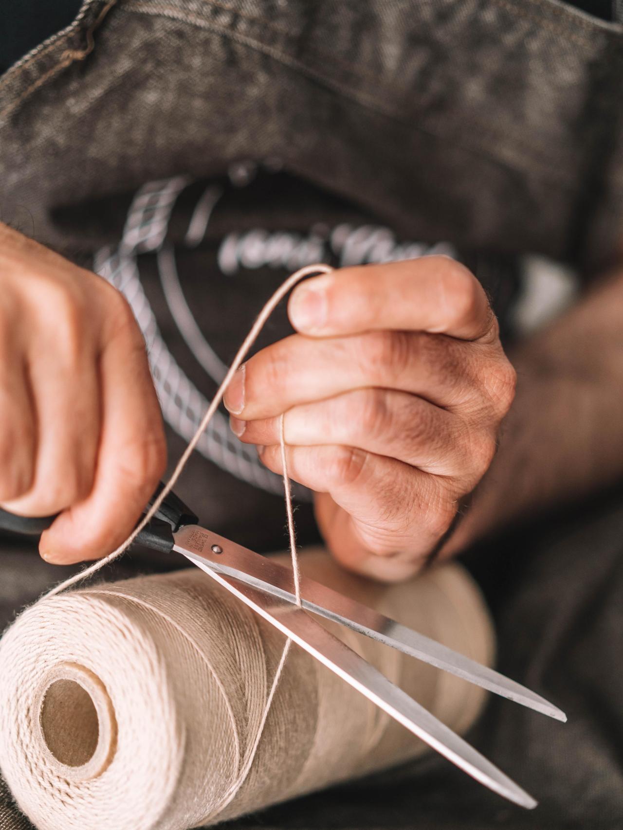 Cada fase de la producción se realiza desde la máxima minuciosidad artesanal.