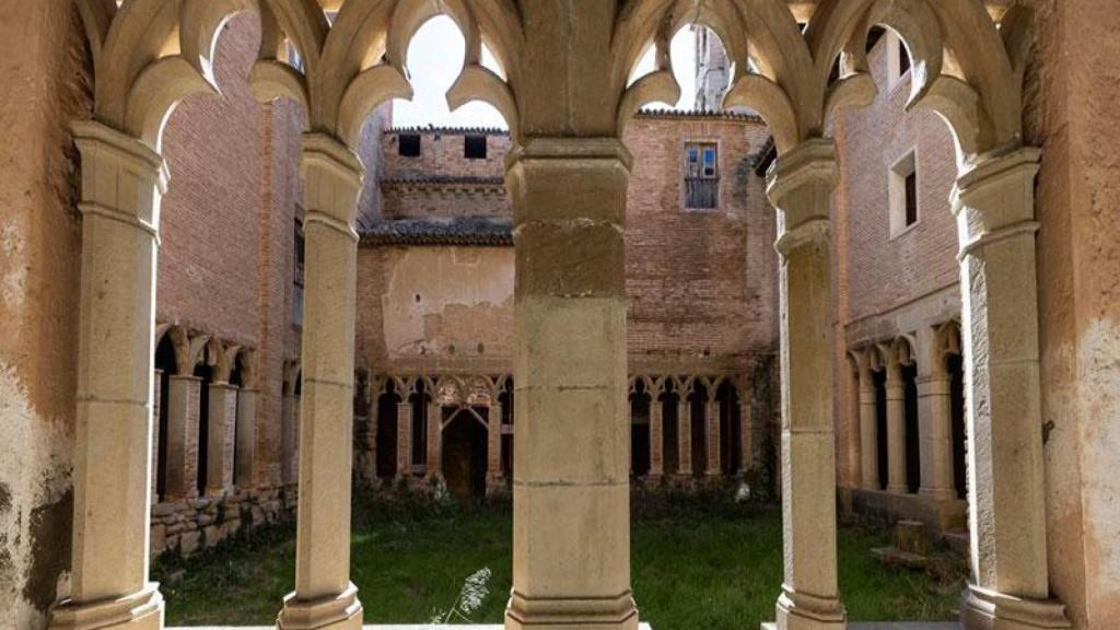Claustro del monasterio de Casbas.
