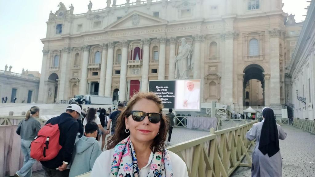 Remei en la plaza de San Pedro, este lunes 21 de abril.