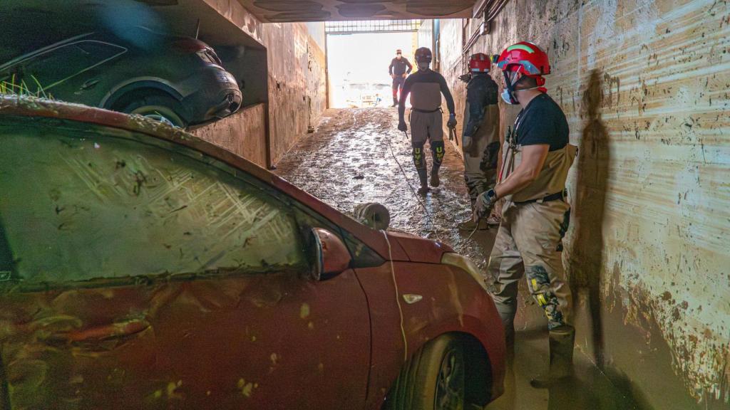 La UME trabajando en las zonas afectadas por la dana en Valencia este 2024