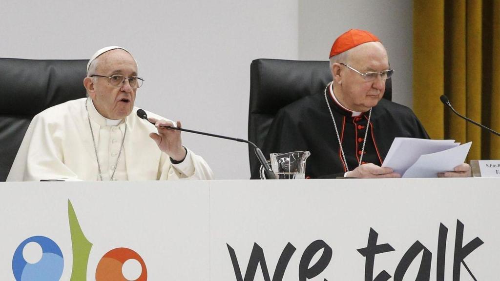 El cardenal Kevin Farrell y el papa Francisco, en una foto de archivo.