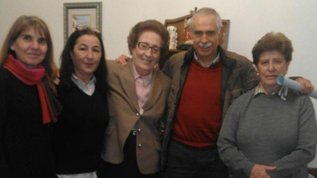 Doña Pilar, en el centro de la imagen.