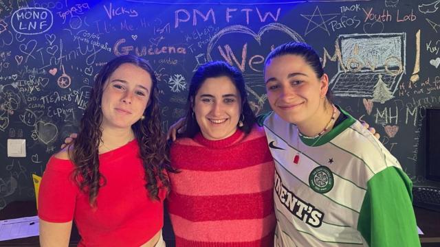 Las alumnas Irene Rodiles, Lydia Fernández y Clara Ventura de la UDC presentaron en Grecia el proyecto