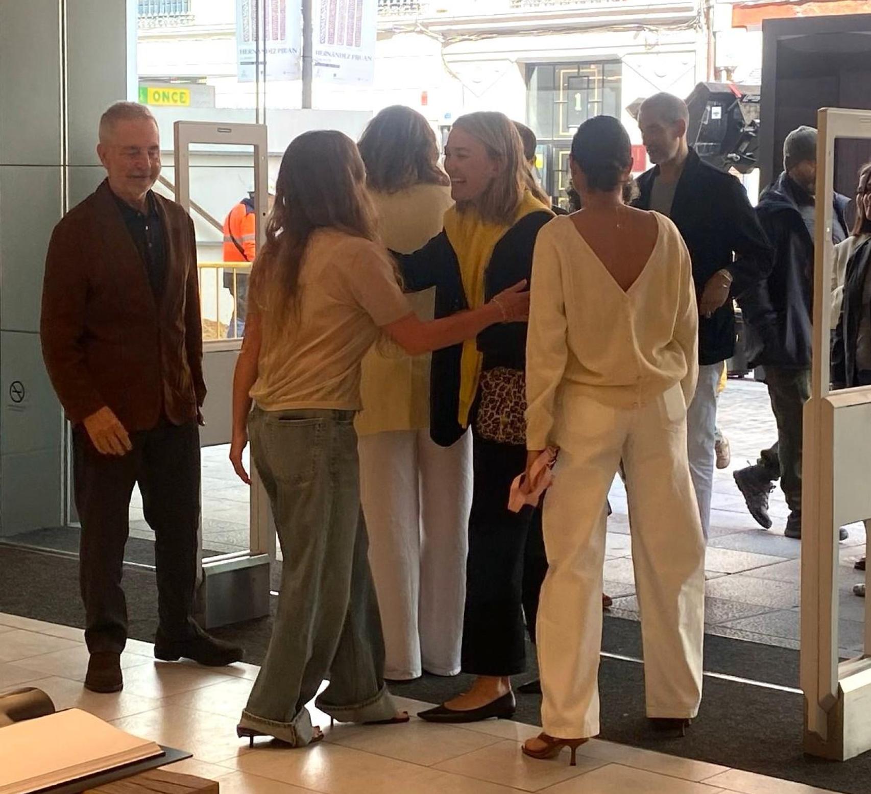 Marta Ortega a su llegada a la tienda de Zara de Valladolid