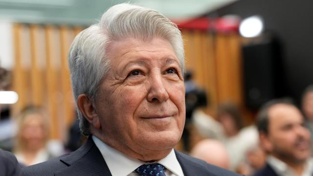 Enrique Cerezo en la inauguración de la Academia de Fútbol Vicente del Bosque, en 2025. Foto: AFP7 / Europa Press