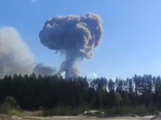 El humo se eleva tras una de las potentes explosiones registradas en la provincia de Vladimir.