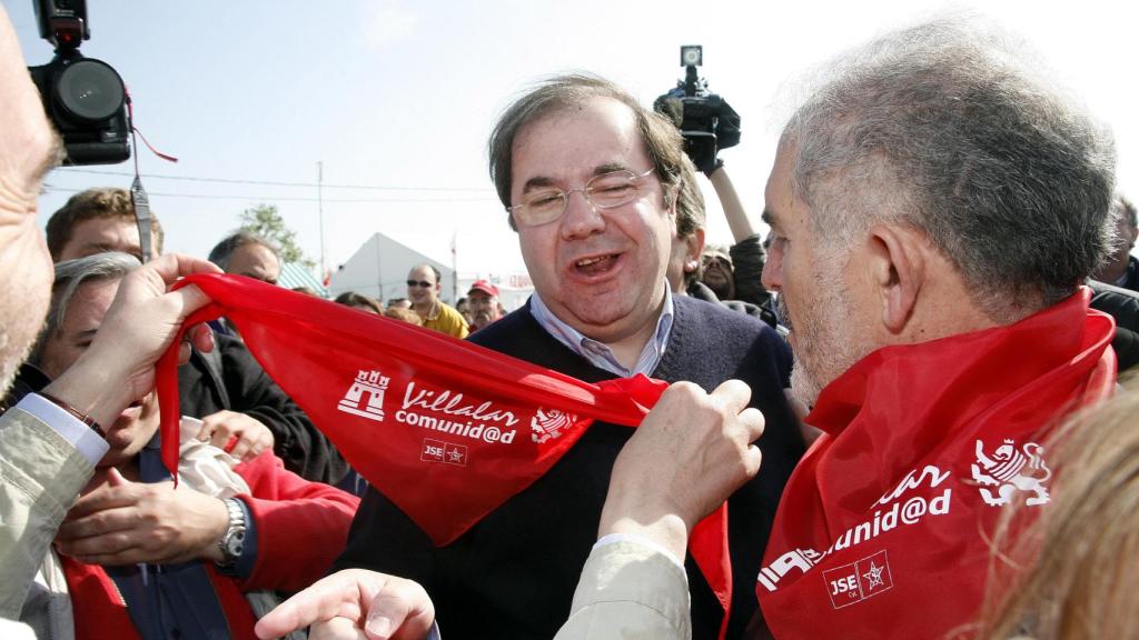 Juan Vicente Herrera y Demetrio Madrid en Villalar en 2006