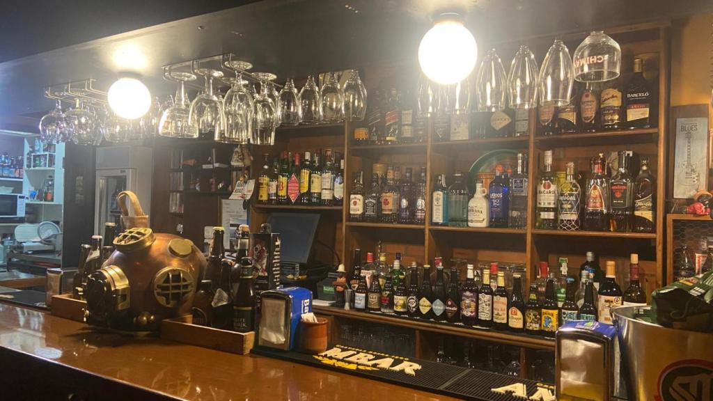 Zona de barra de la taberna de Marcelo.