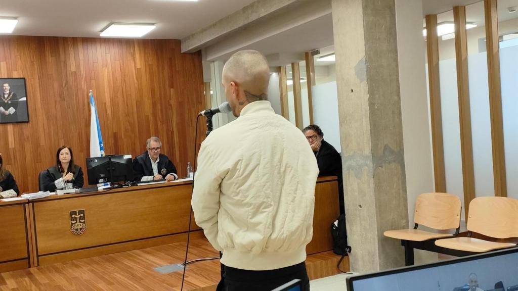 Juicio en la sección quinta de la Audiencia Provincial de Pontevedra, contra un joven acusado de agredir sexualmente a otro varón y robarle el móvil en un aparcamiento de Vigo