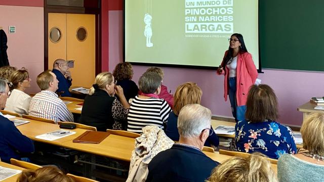 Uno de los cursos impartidos por Cenid sobre los retos digitales de la información.