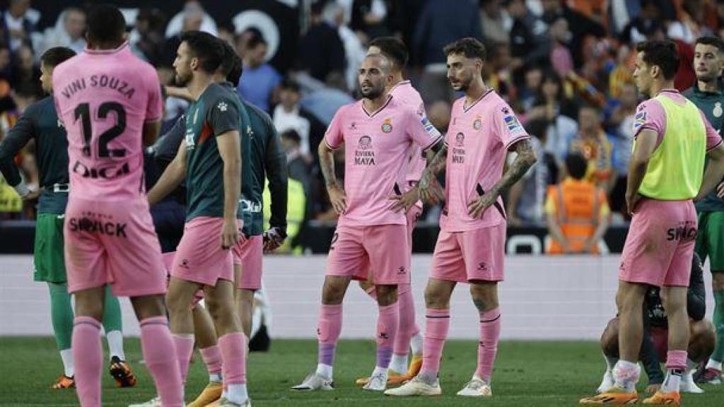 Los jugadores del Espanyol sufren tras bajar a Segunda.