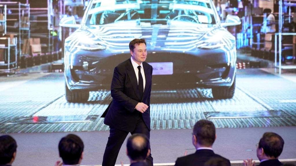 Elon Musk, director ejecutivo de Tesla Inc., asiste a una ceremonia de apertura del programa Model Y de Tesla fabricado en China en Shanghái.