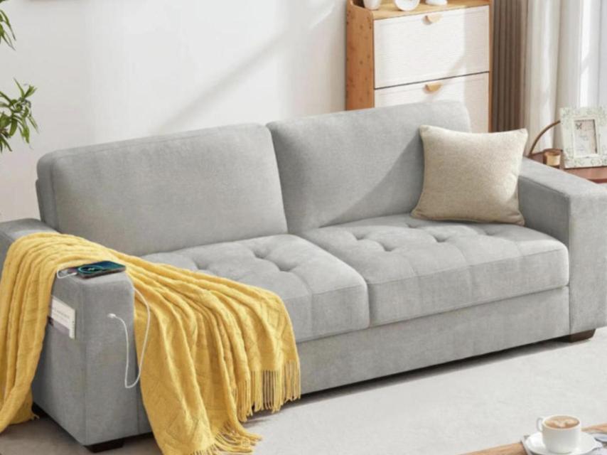 Este sofá cuenta con decenas de reseñas positivas.