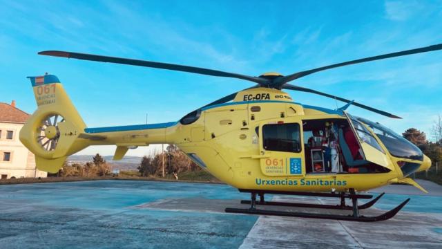 Imagen de un helicóptero medicalizado.