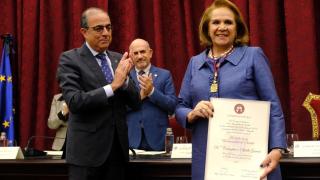 El rector de la US, Miguel Ángel Castro, y la empresaria de Persán, Concha Yondi.