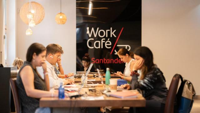 La nueva plataforma digital de Santander que conecta a los usuarios de Work Café