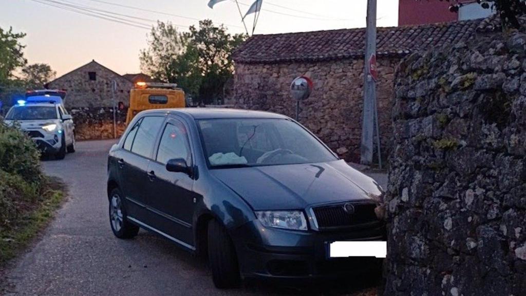 Sextuplica la tasa de alcoholemia y se estrella contra un muro en Tomiño (Pontevedra)